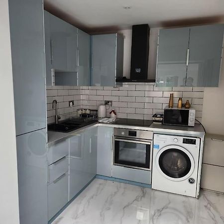 Spacious And Bright One Bedroom Apartment Оксфорд Экстерьер фото